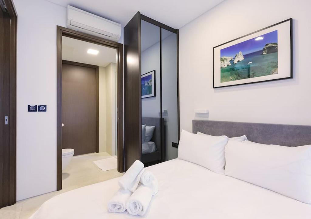 2br Raffles Executive - thumb 4