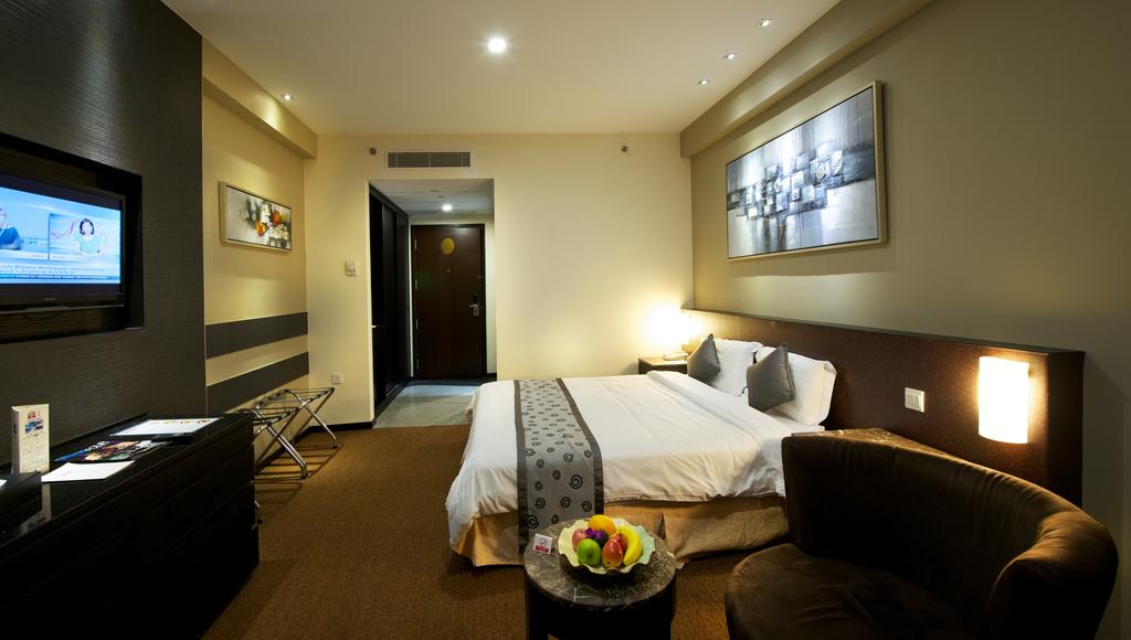 Hotel Royal - thumb 0