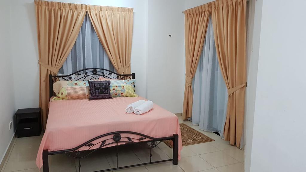 Ironsmith Home With Elegant Rooms - thumb 2