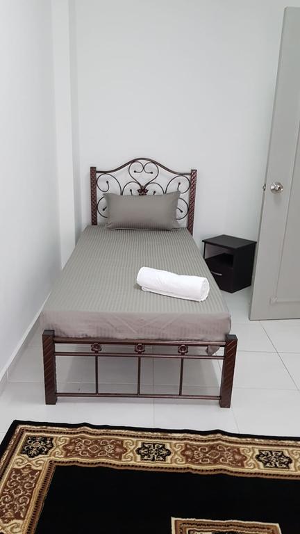 Ironsmith Home With Elegant Rooms - thumb 4