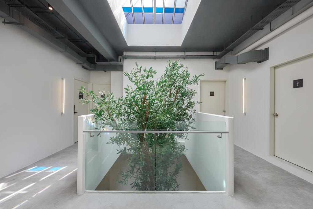 KINN Capsule Hotel - thumb 0