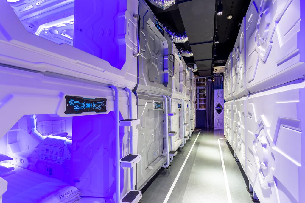 MET A Space Pod @ Arab Street - thumb 6