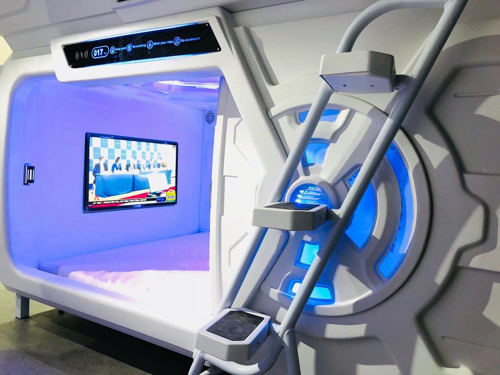 MET A Space Pod @ Arab Street - thumb 3