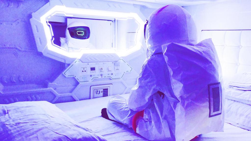 MET A Space Pod @ Boat Quay - thumb 0