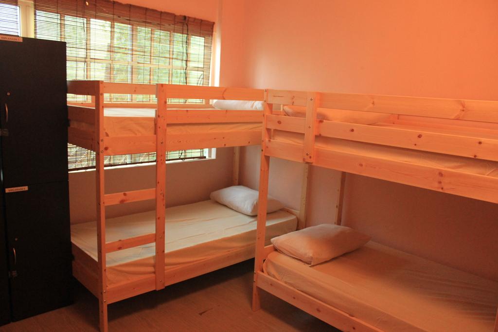 Backpacker's Hostel @ The Little Red Dot - thumb 6