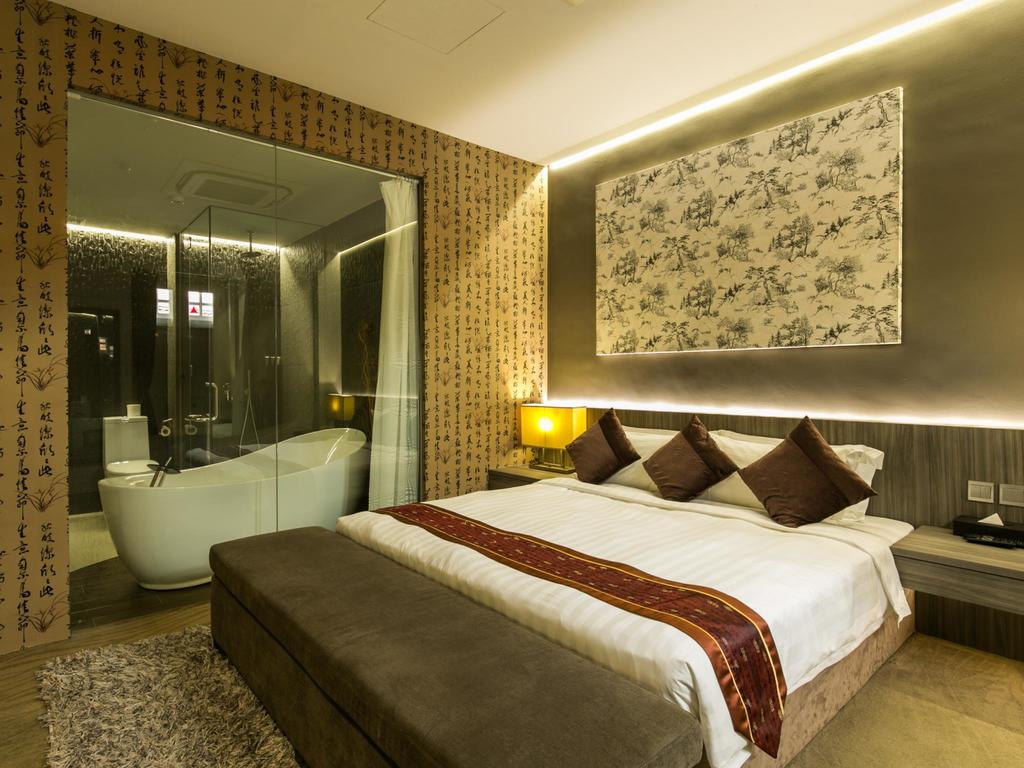 Bliss Hotel Singapore - thumb 1