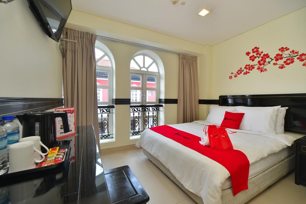 RedDoorz Near Marine Parade Central - thumb 6