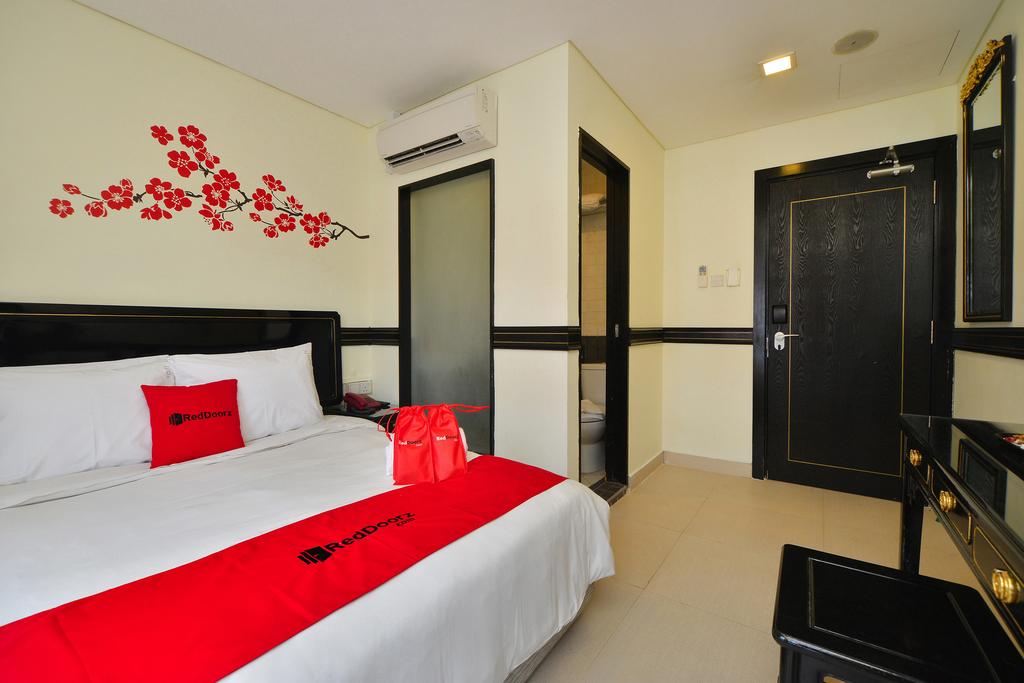 RedDoorz Near Marine Parade Central - thumb 5