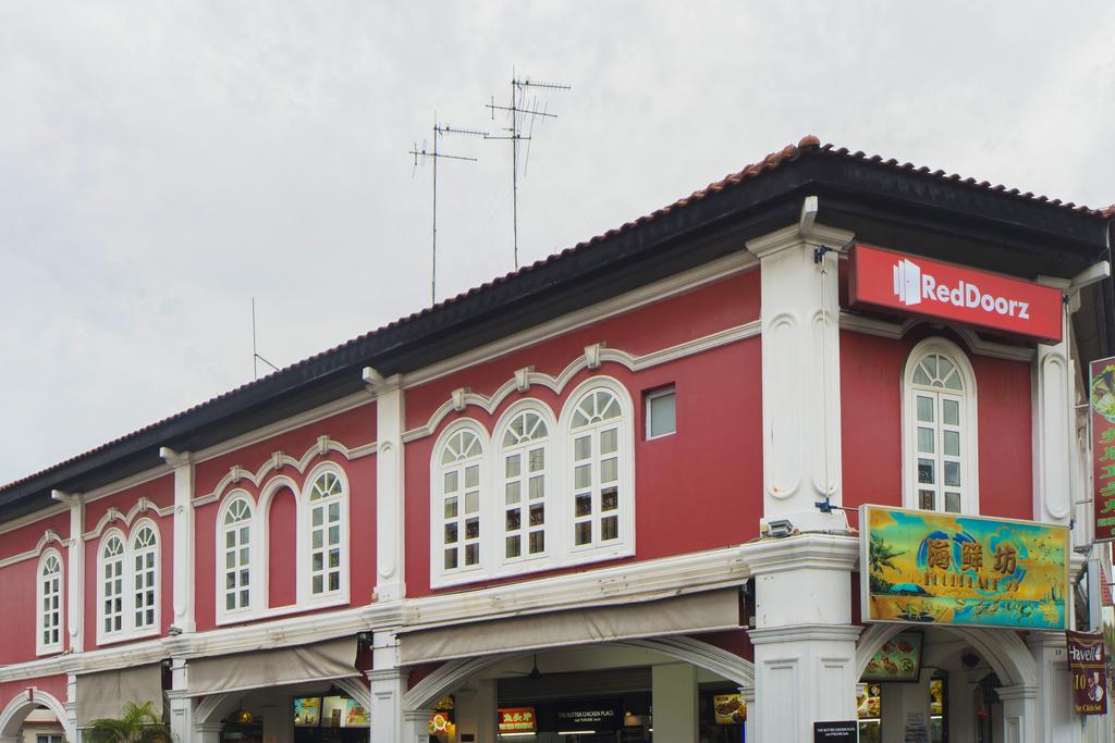 RedDoorz Near Marine Parade Central - thumb 1