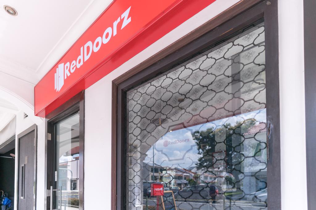 RedDoorz Near Marine Parade Central - thumb 2