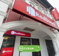 RedDoorz near Marine Parade Central - Accommodation Singapore