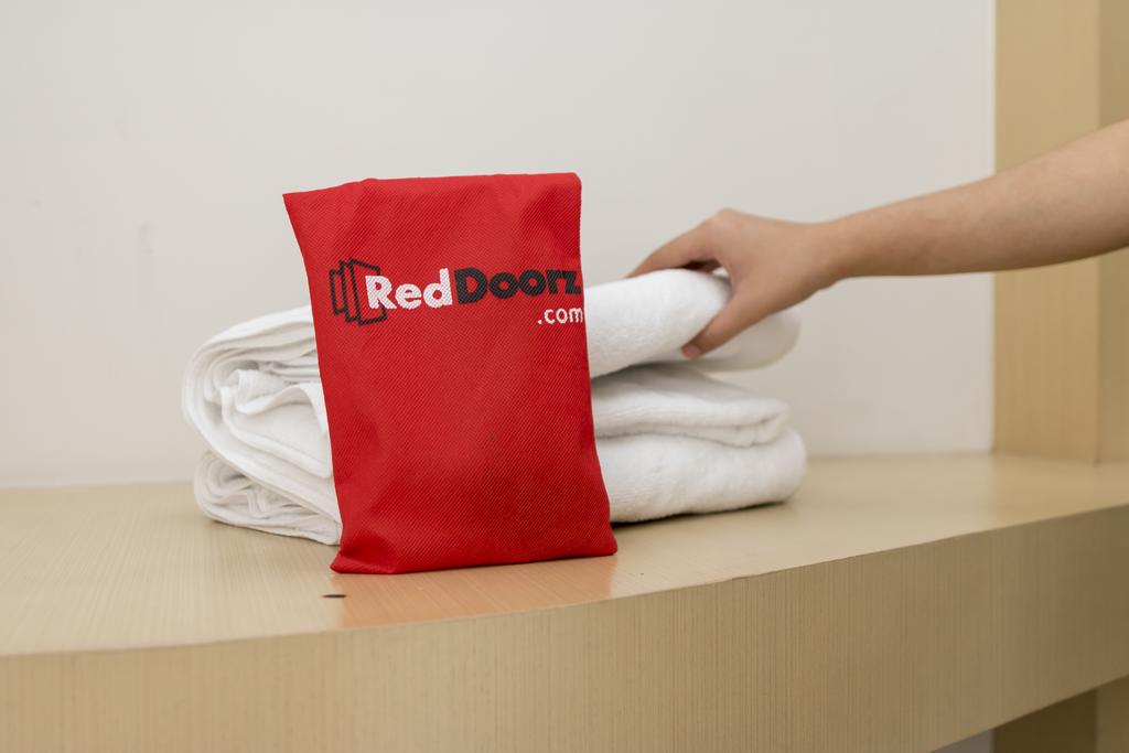 RedDoorz Premium @ Balestier - thumb 2