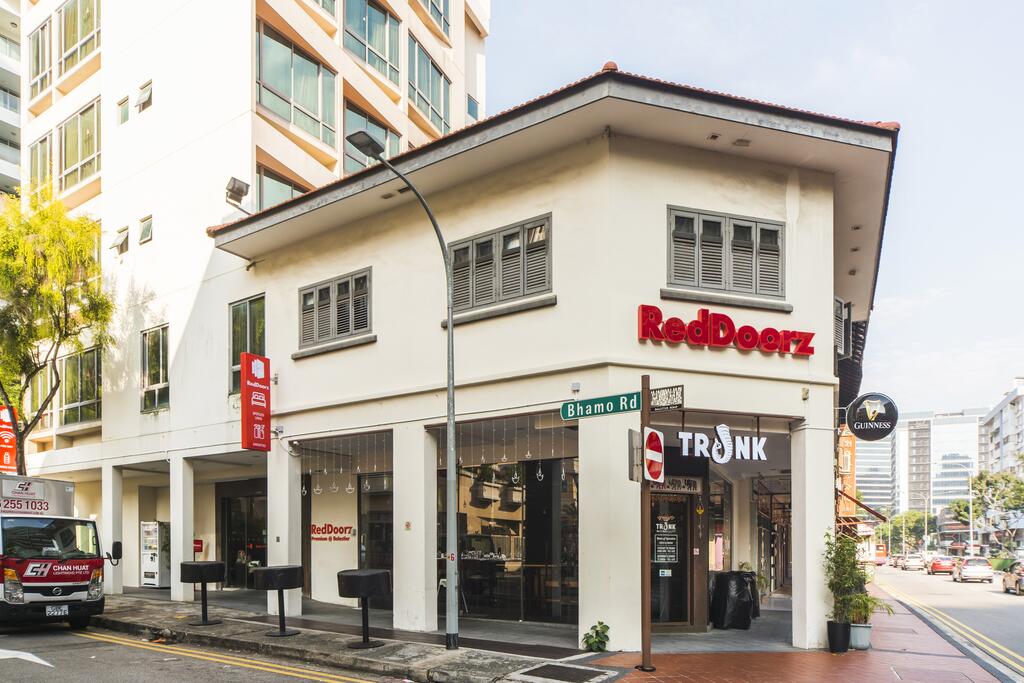 RedDoorz Premium @ Balestier - thumb 0