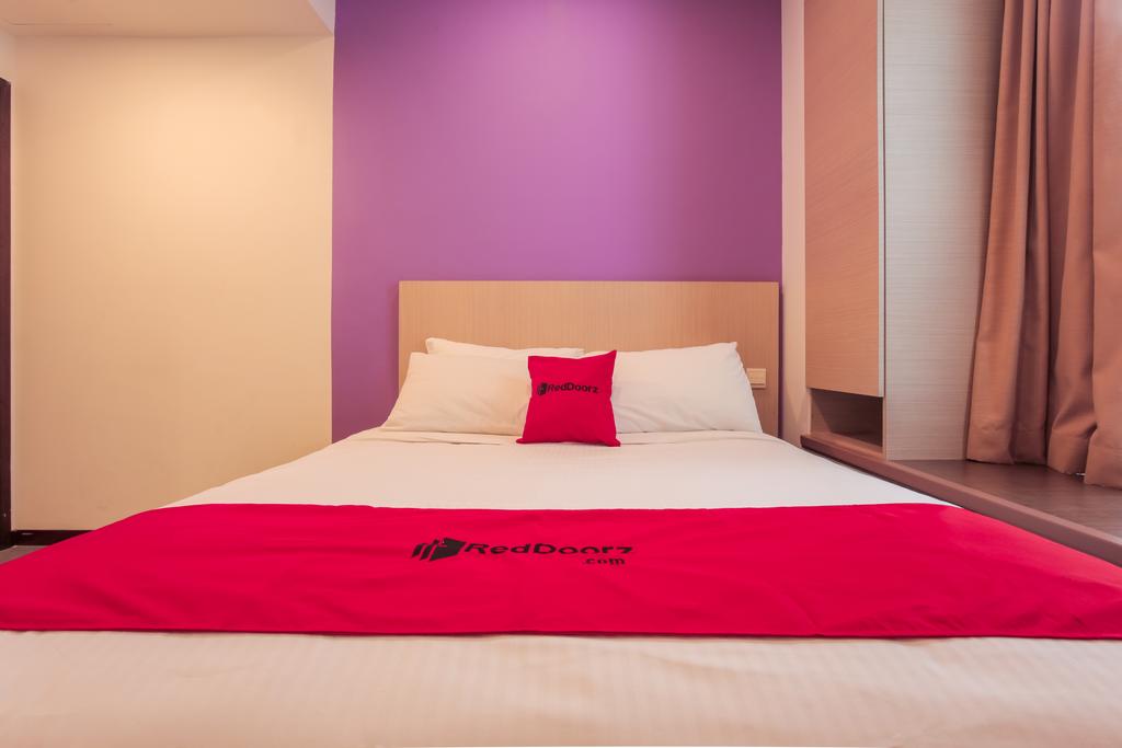 RedDoorz Premium @ Balestier - thumb 7