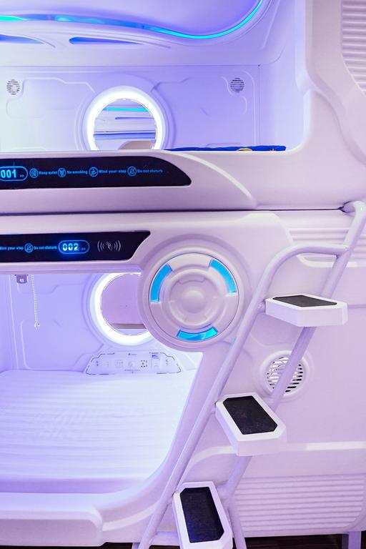 Spacepod@com - thumb 3