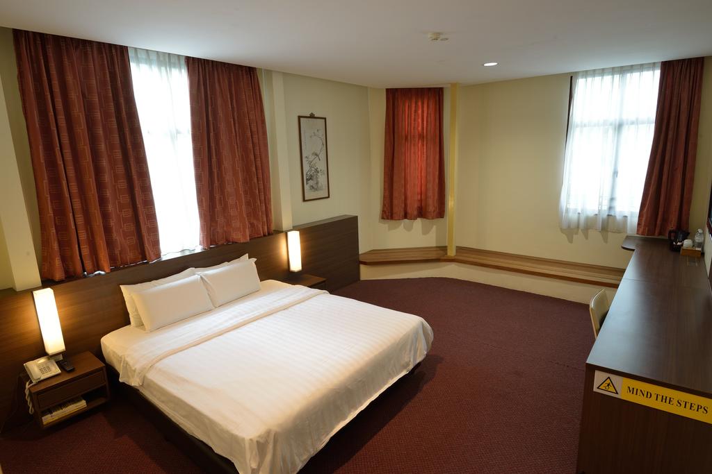 VIP Hotel - thumb 0