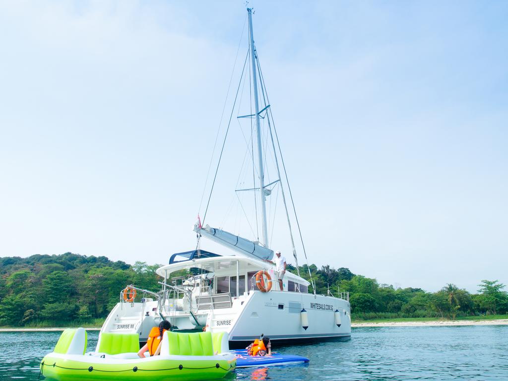 White Sails Yacht Sunrise - thumb 4