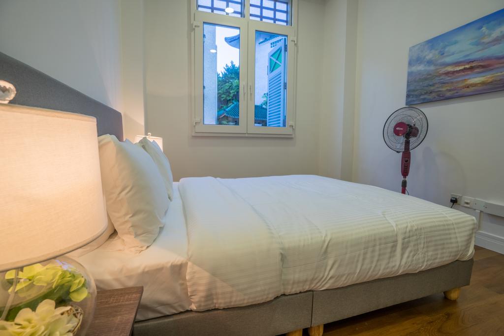 ClubHouse Residences 2BR Near Chinatown A - thumb 2