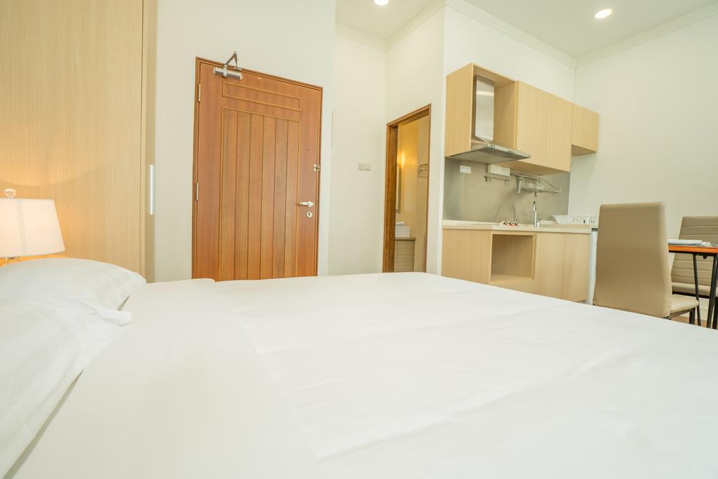 ClubHouse Residences Elly Suites Studio Apartment - thumb 6