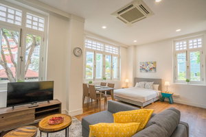 ClubHouse Residences Haywood Studio B (Staycation Approved)