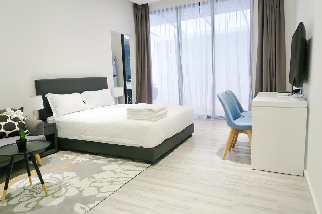 Comfy Studio 1 By ReCharge - thumb 3