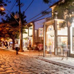 Stones Road, Búzios Accommodation Singapore