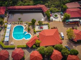 La Vallée de Bana Accommodation Singapore