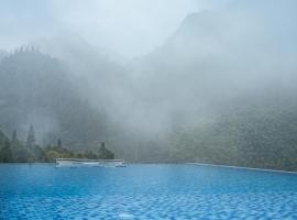 Hilltop House Resort Accommodation Singapore