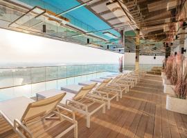 The House Hotel Al Khiran Accommodation Singapore