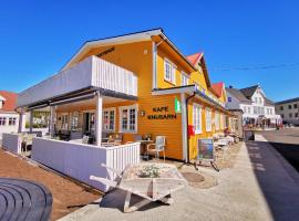 Henningsvær Guesthouse Accommodation Singapore