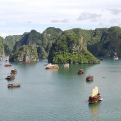 Ha Long Accommodation Singapore